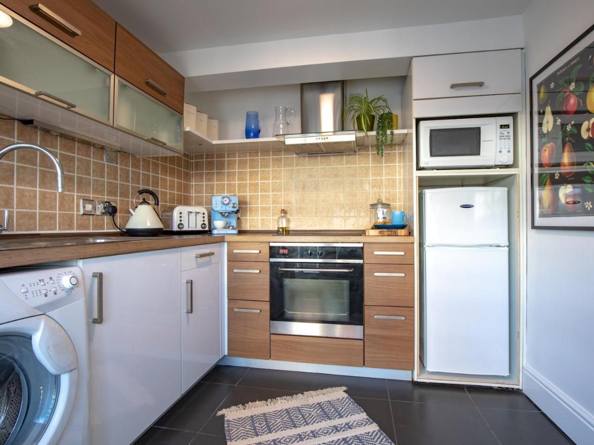 Pass The Keys Art Deco Inspired Apartment With Roof Top Views Shrewsbury Esterno foto