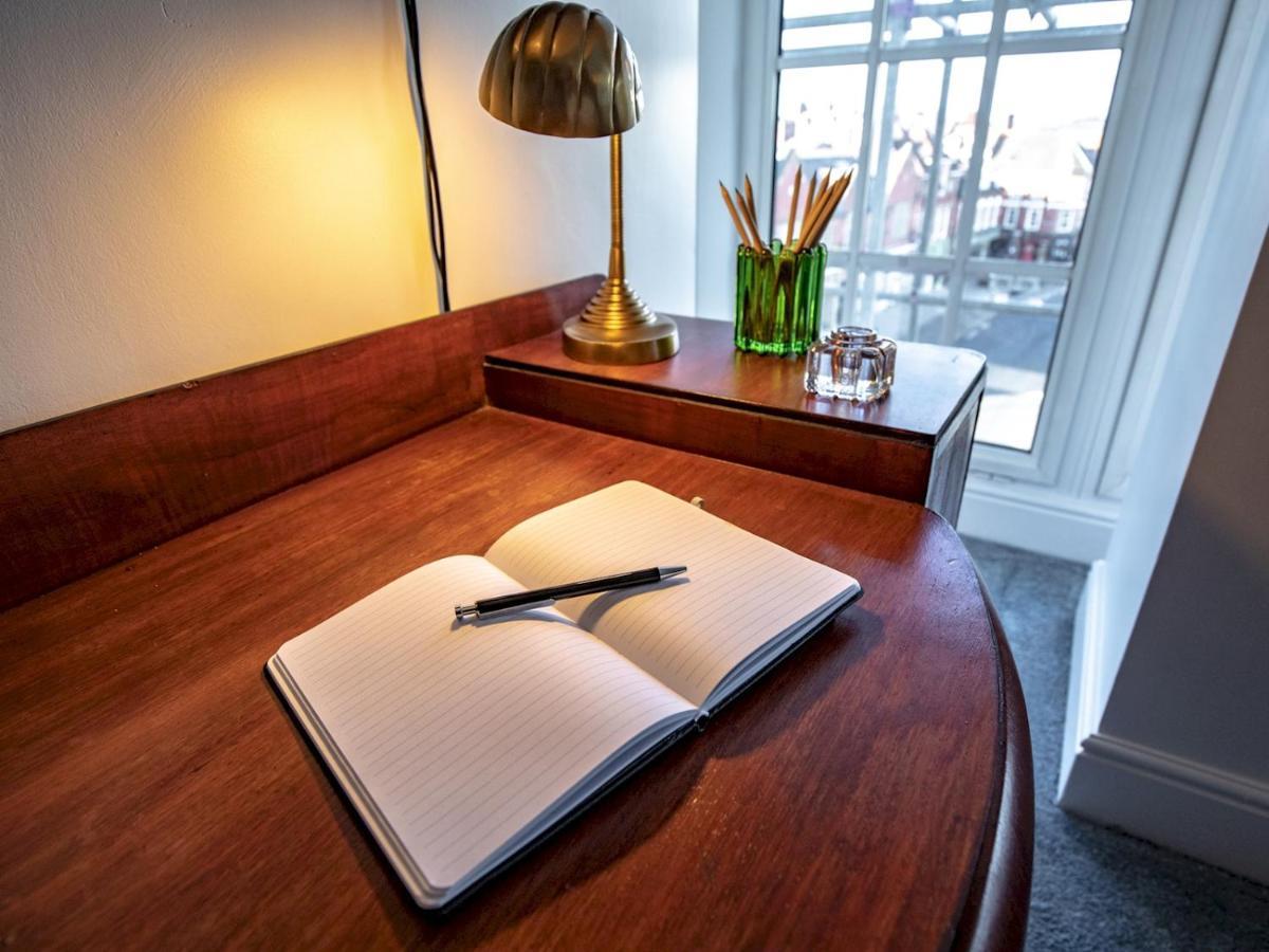 Pass The Keys Art Deco Inspired Apartment With Roof Top Views Shrewsbury Esterno foto