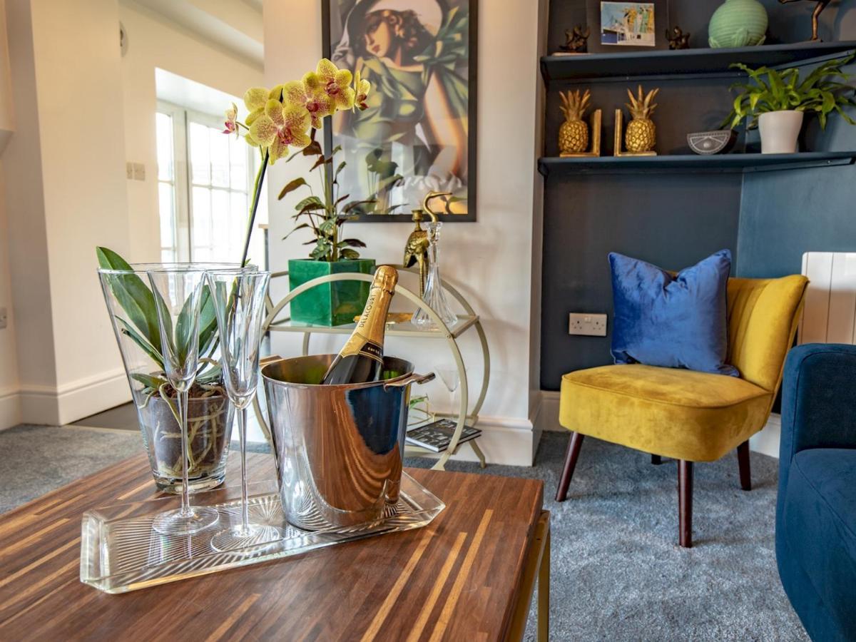 Pass The Keys Art Deco Inspired Apartment With Roof Top Views Shrewsbury Esterno foto